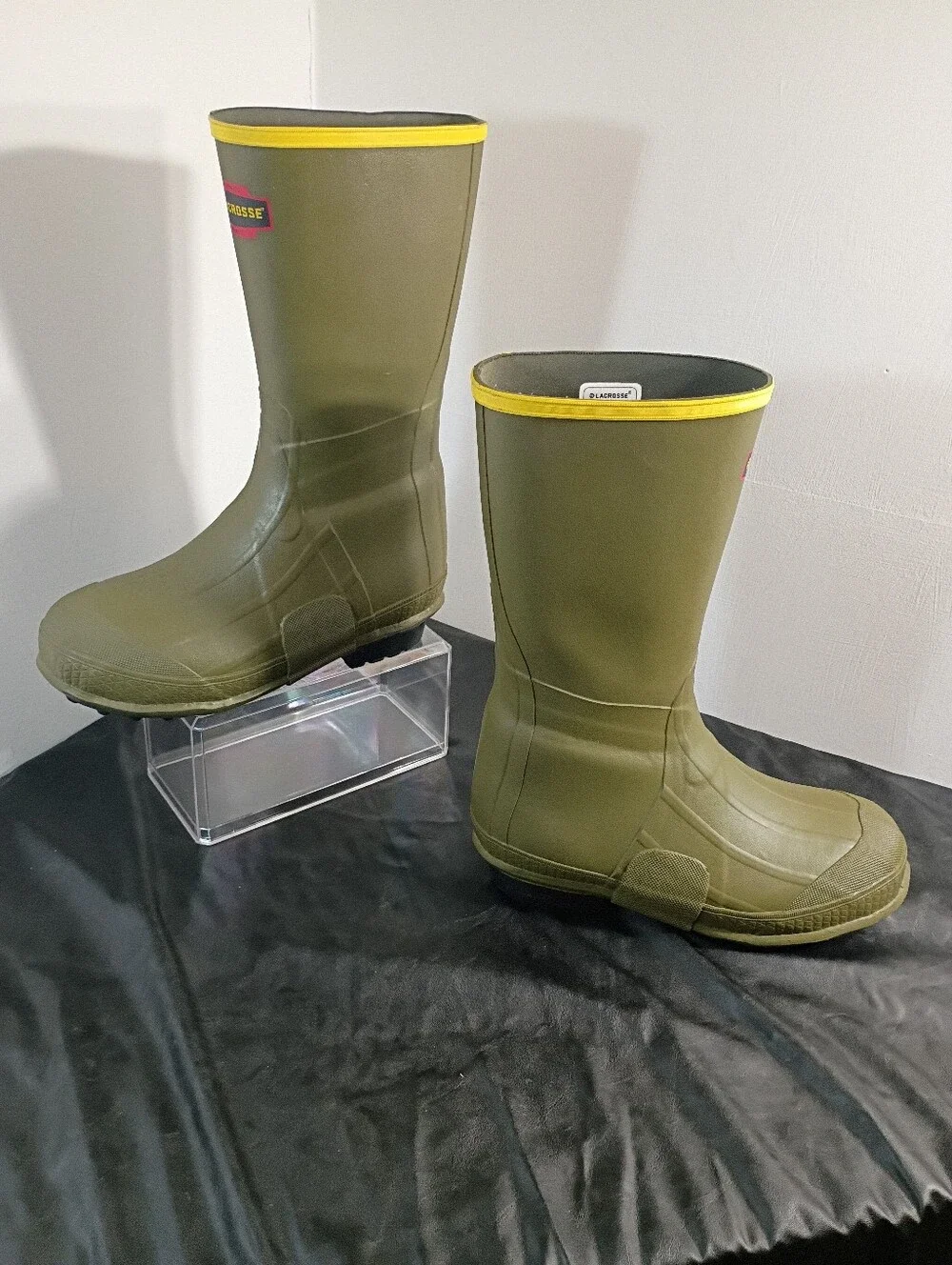 LaCrosse Mens SZ 7 Green Rubber Boots Rain,Farm, Waterproof .